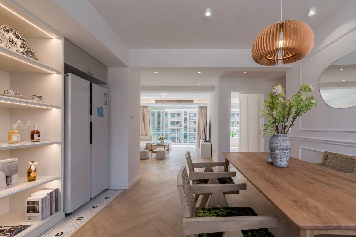 Gubei bright 3 bedroom apartment near metro line10/15