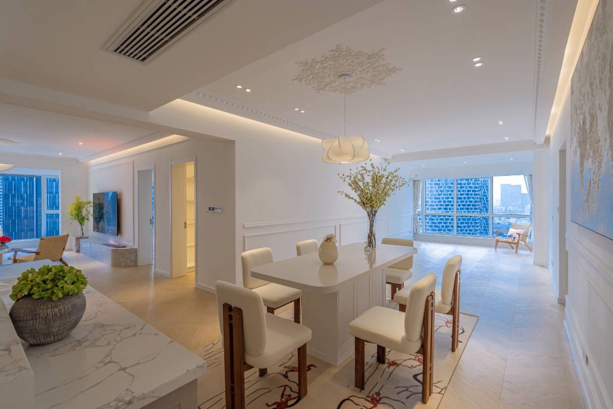 Xintiandi scenic 5 bedroom apartment with Pool ang Gym