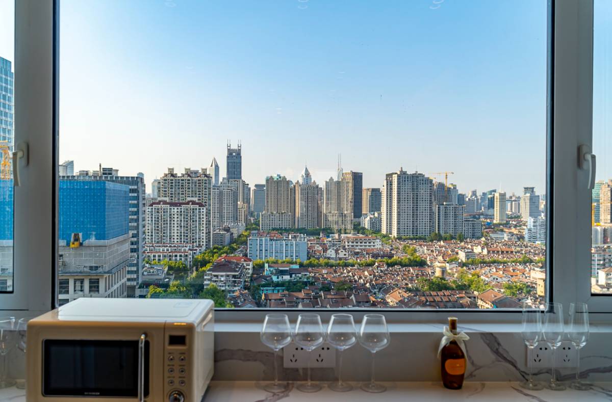 Xintiandi scenic 3 bedroom apartment with Gym Xintiandi scenic 3 bedroom apartment with Gym