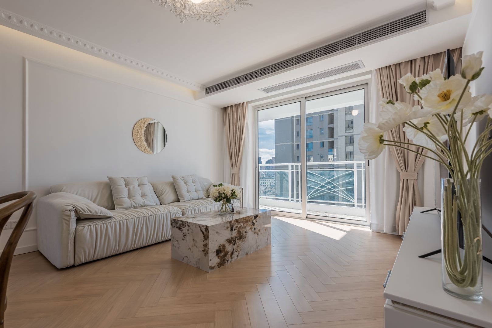 People Square amazing 3br with great sunshine People Square amazing 3br with great sunshine