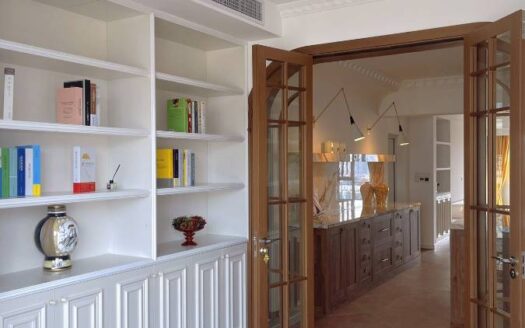 Xintiandi bright 4+ bedroom apartment with nice view