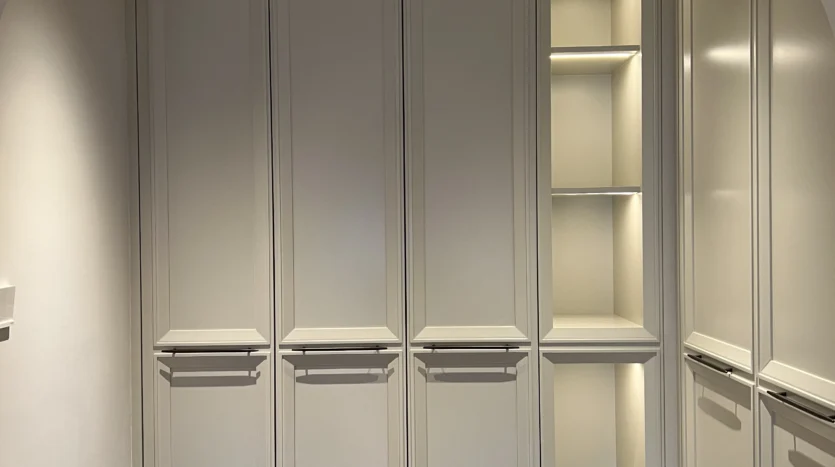 Executive wardrobe, Luxiangyuan serviced apartment