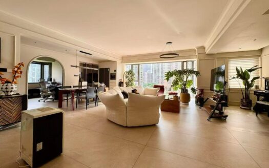 4BR Renovated Apartment for Rent, Gubei — Golden Luxury Garden, Overlooking Huangjin Chengdao