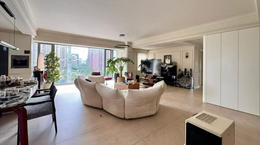 Dining area, Golden Luxury Garden apartment Gubei