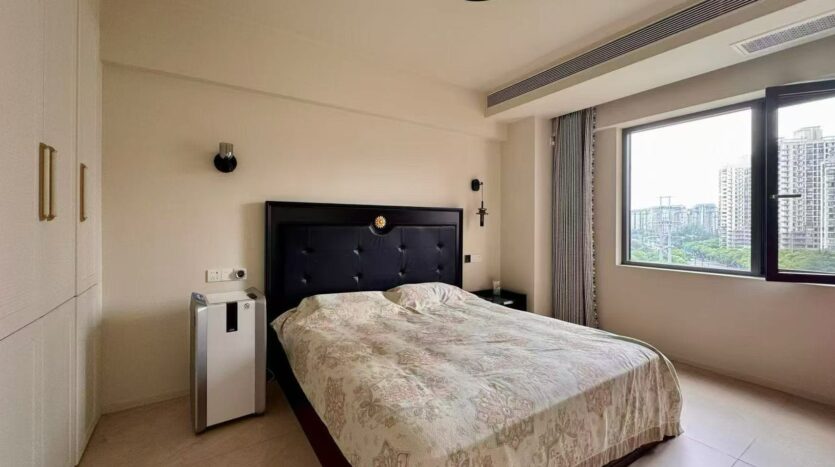 Master bedroom, 4BR apartment Golden Luxury Garden Gubei