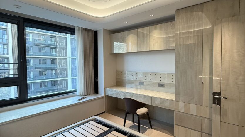 Third bedroom, Poly Riverside Tianjun apartment Xuhui
