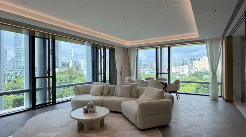Brand-new, never-occupied luxury apartment for rent in Qiantan, Pudong
