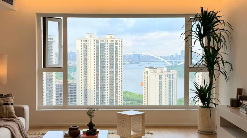 270° Huangpu River view balcony, Xuhui Riverside apartment, Shanghai