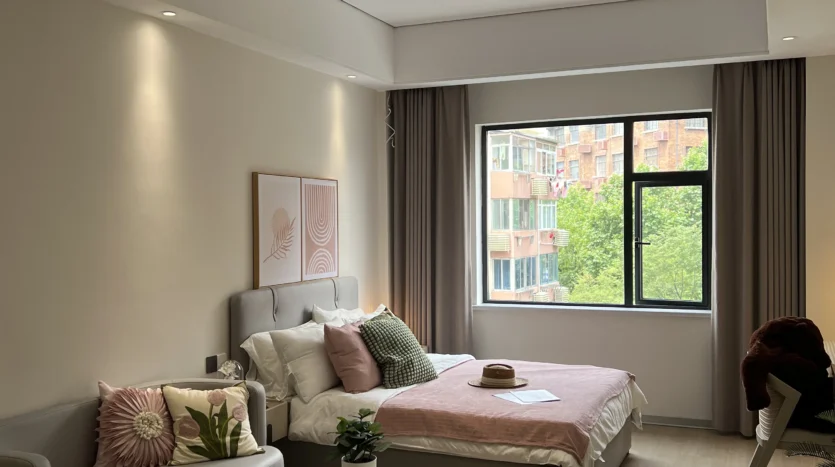 Living room, apartment in the Wukang Building Xuhui 1